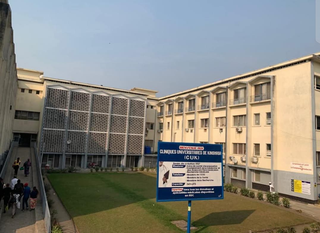 La morgue des Cliniques Universitaires débordée, le médecin directeur appelle à l'intervention de la ville