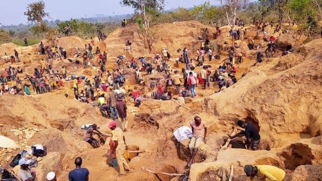 Plus de 40 morts dans l'éboulement d'une mine de diamant à 30 km de Tshikapa (Kasaï)