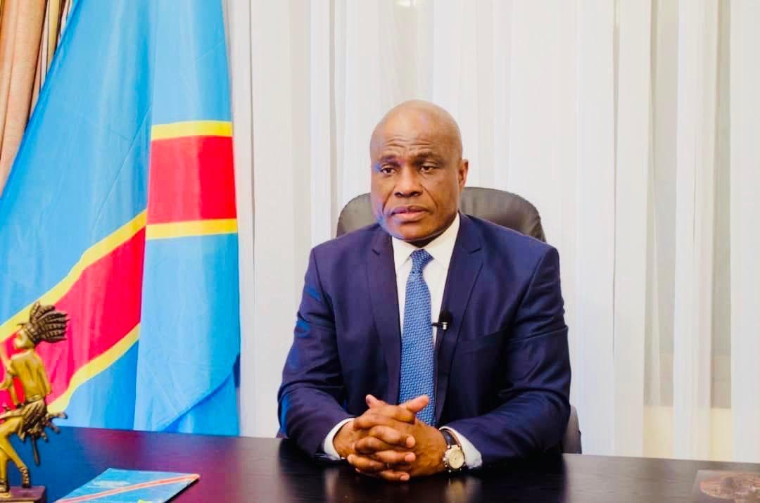 « J'exige la publication du barème des rémunérations et avantages divers du président de la République au huissier de la fonction publique » (Fayulu)